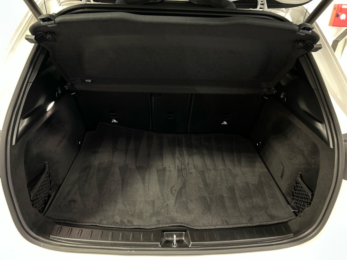 Mercedes GLA GLA 180 Premium 7G-DCT - 8