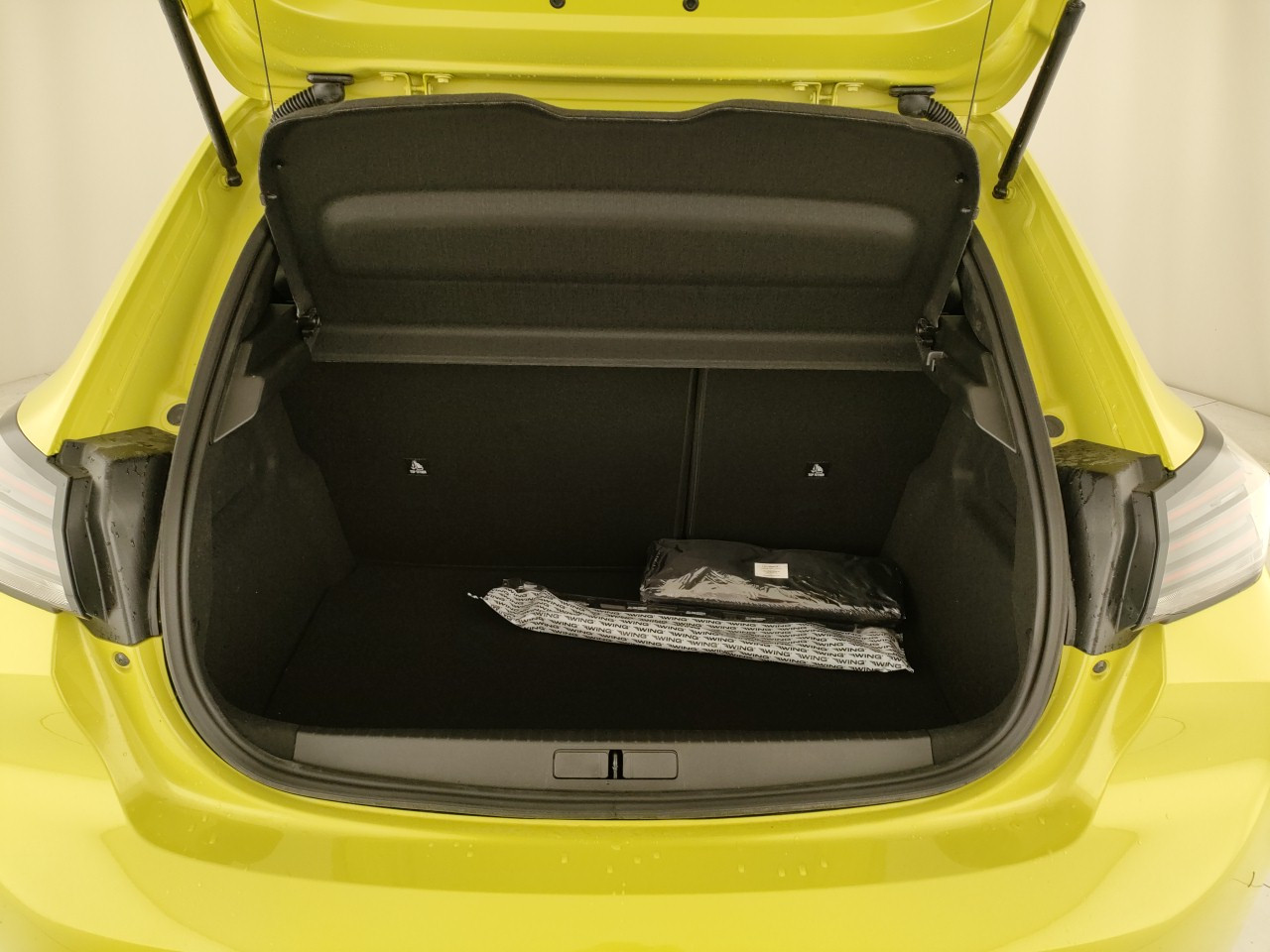 Peugeot 208 Nuovo Ibrido benzina 208 Porto Mantovano
