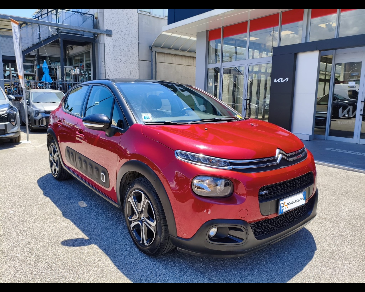 Foto CITROEN C3 1.2 puretech Shine 82cv