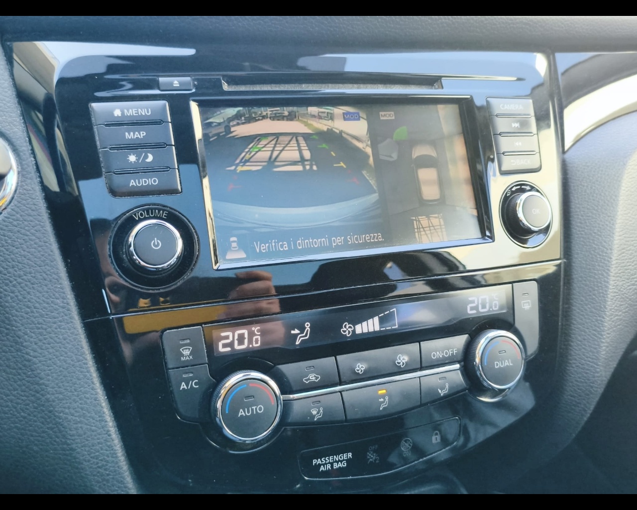 Foto NISSAN Qashqai 1.5 dci N-Connecta 115cv