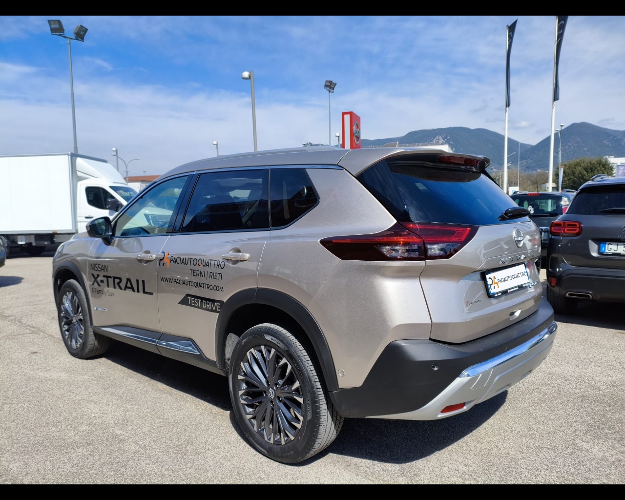 Foto NISSAN X-Trail 1.5 e-power Tekna 2wd auto