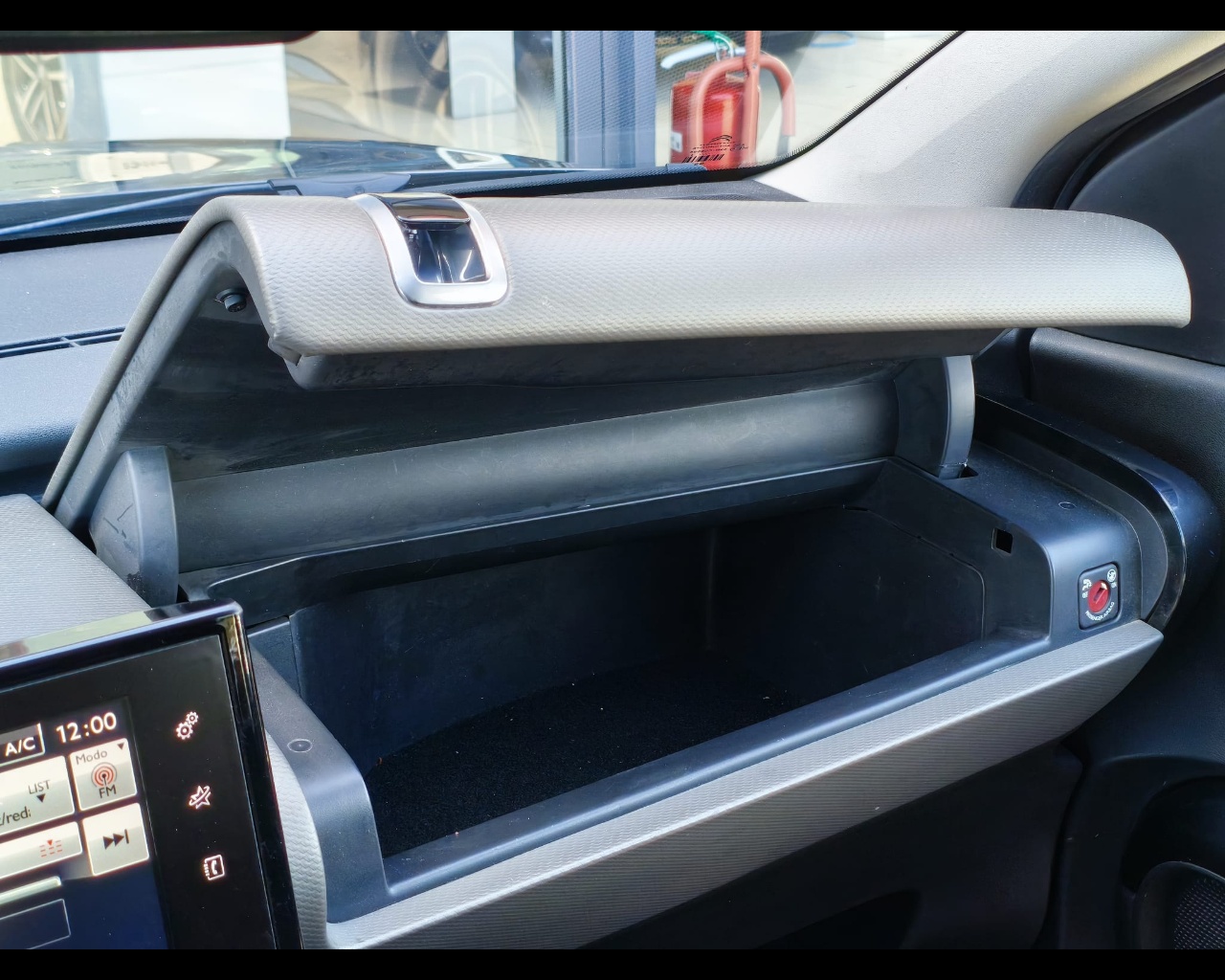 Foto CITROEN C4 Cactus 1.6 bluehdi Shine 100cv