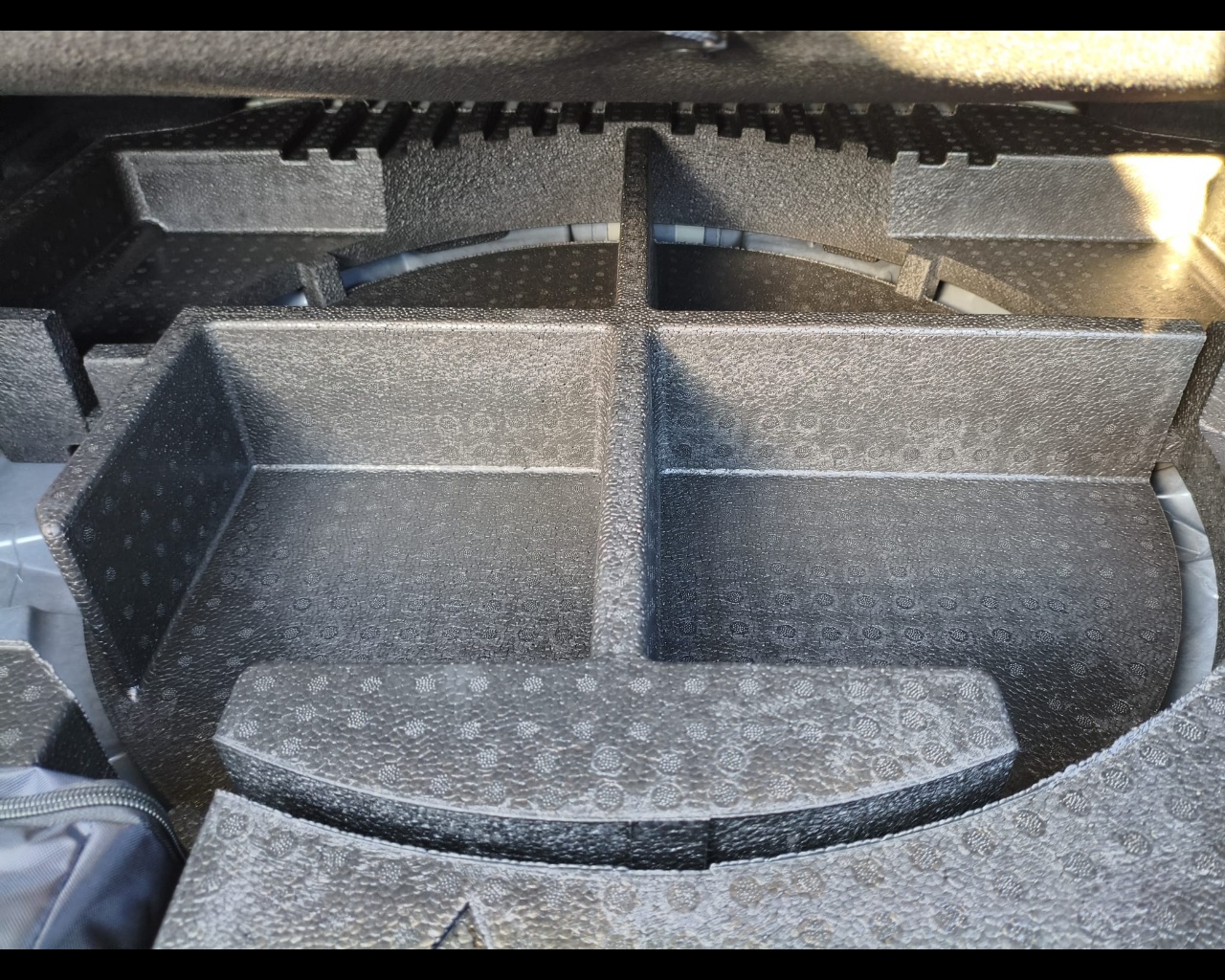 Foto PEUGEOT 408 1.2 hybrid Allure 136cv e-dsc6