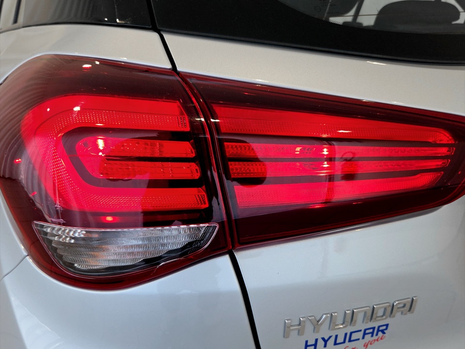 HYUNDAI i20 5p 1.2 mpi Tech 75cv Benzina usato - 19