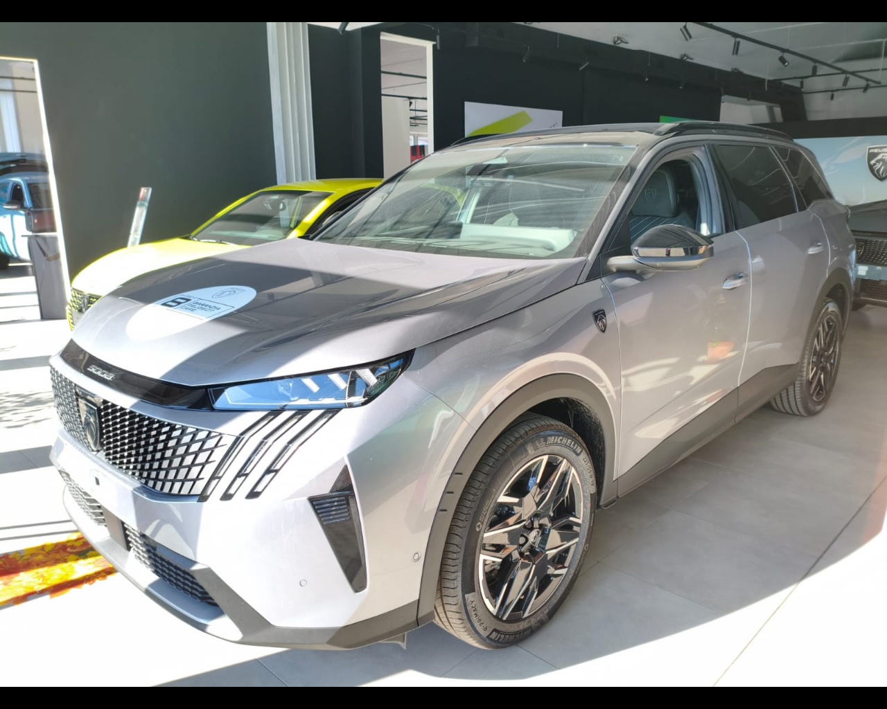 PEUGEOT 5008 1.2 hybrid GT 136cv e-dcs6 Usata