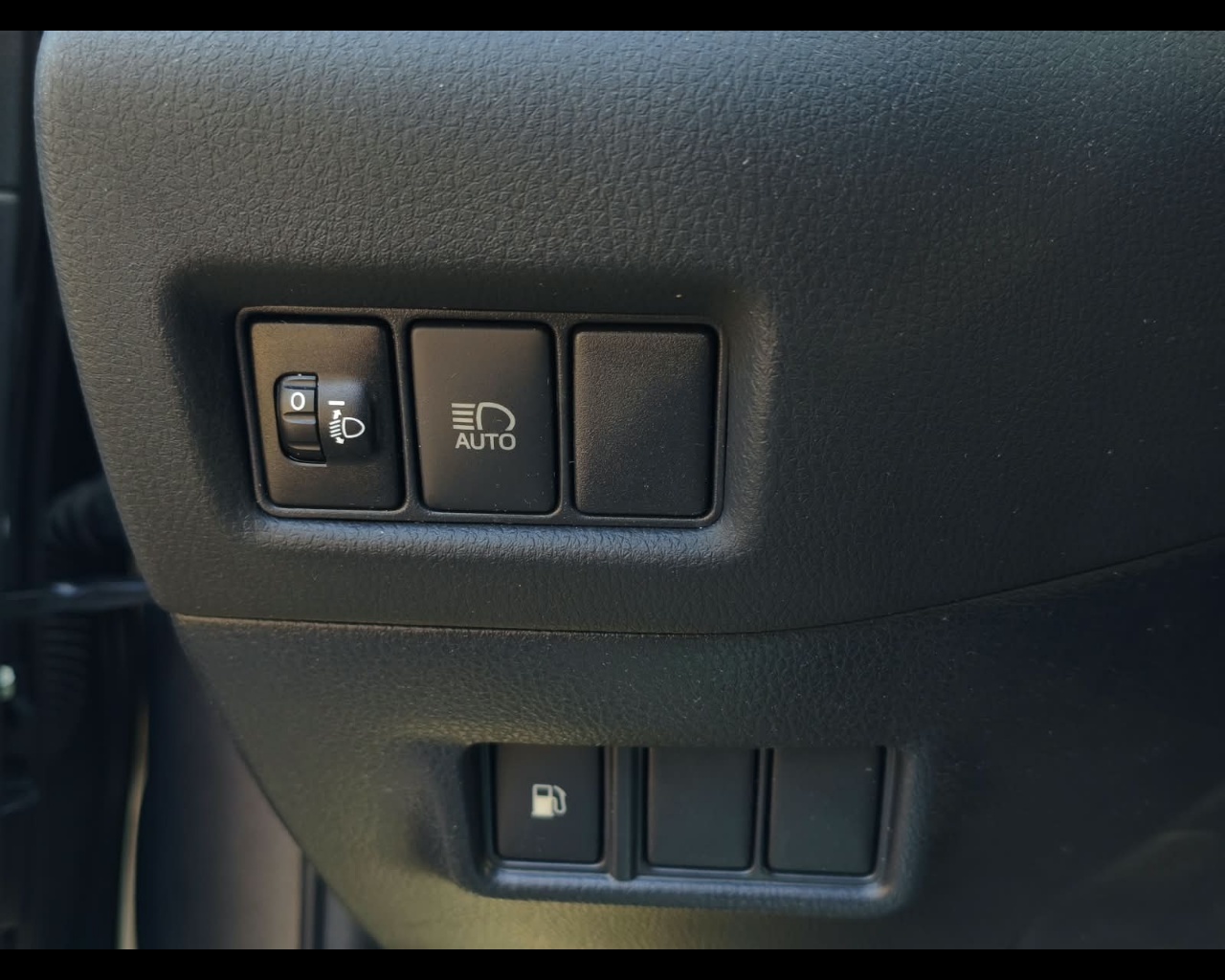 Foto TOYOTA C-HR 1.8h Trend e-cvt