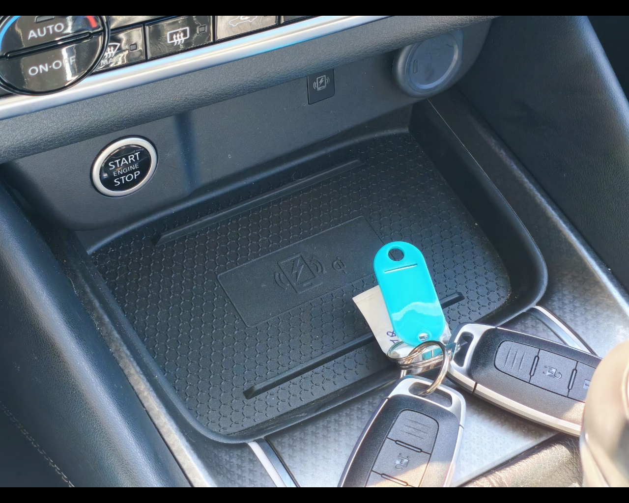 Foto NISSAN Qashqai 1.3 mhev N-Connecta 2wd 140cv