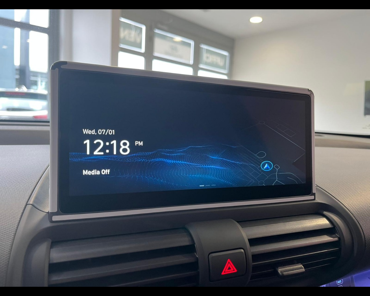 Foto HYUNDAI INSTER 49 KWH CROSS+PP