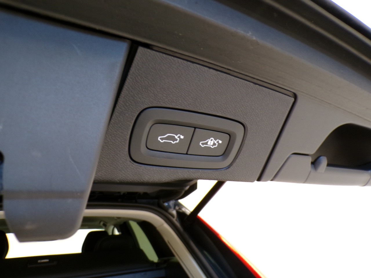 Volvo  XC60 N1 2.0 B4 d Plus Dark auto - 10