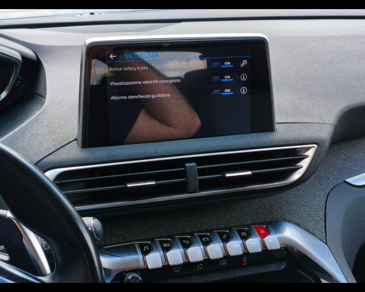 Foto PEUGEOT 3008 1.5 bluehdi GT Line s&s 130cv eat8