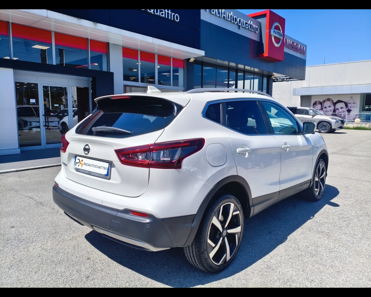 Foto NISSAN Qashqai 1.5 dci N-Connecta 115cv