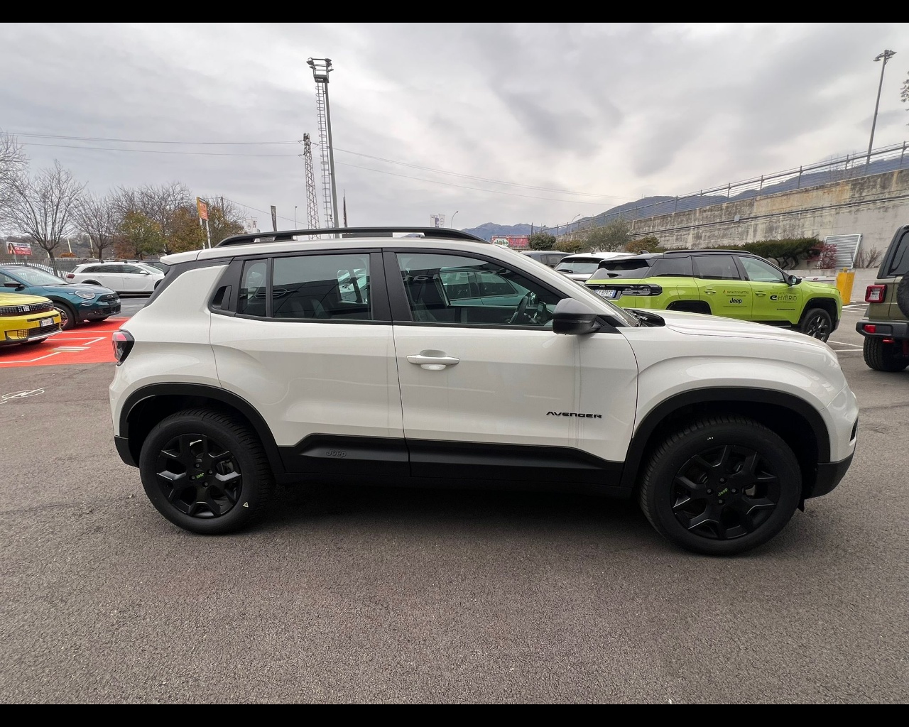Foto JEEP Avenger 1.2 turbo e-hybrid Upland 4xe 136cv edct6