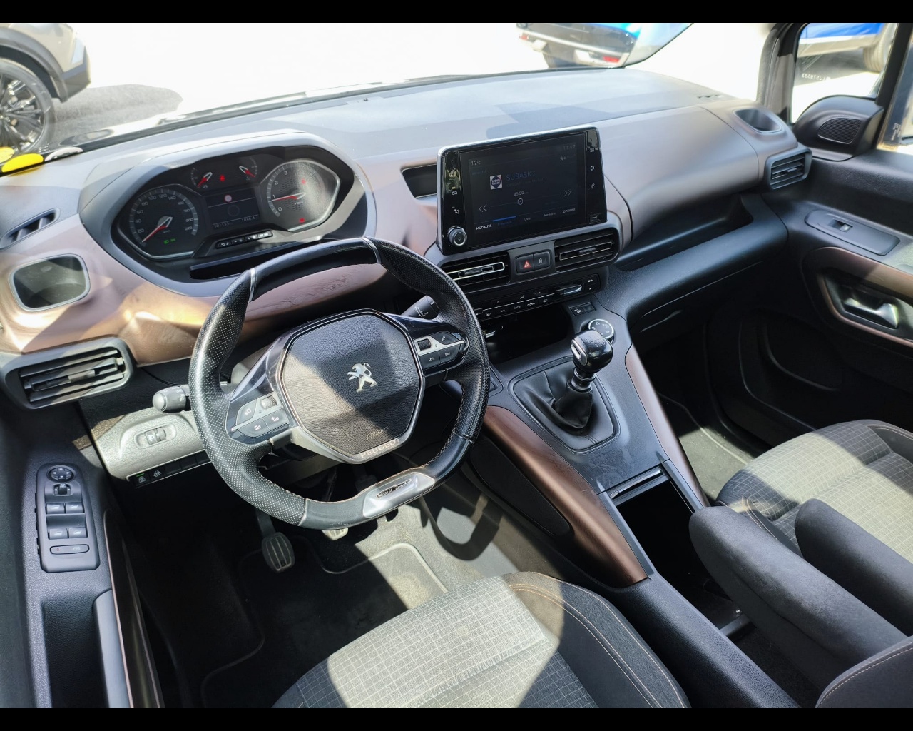 Foto PEUGEOT Rifter 1.5 bluehdi GT Line s&s 130cv