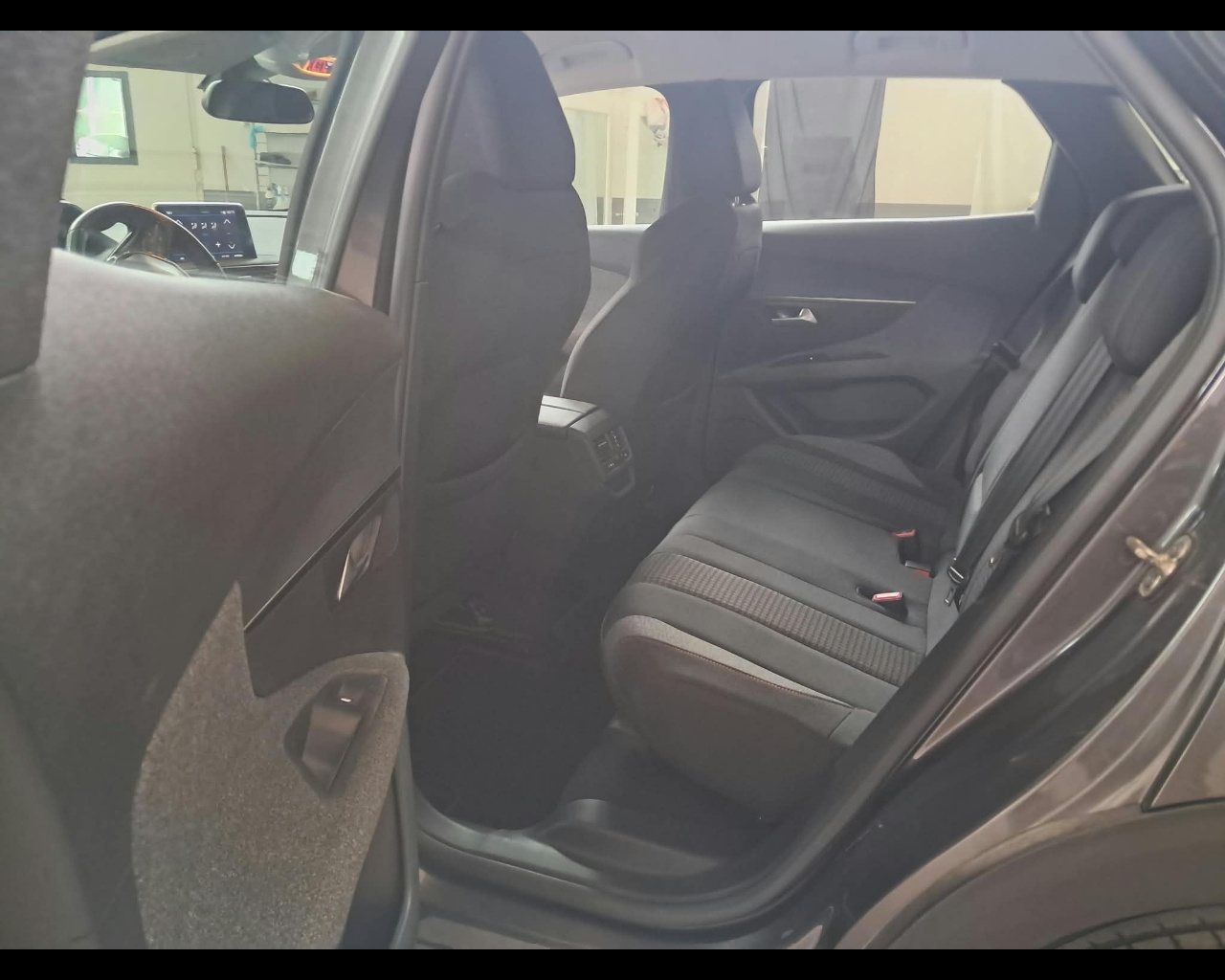 Foto PEUGEOT 3008 1.2 puretech t Active Pack s&s 130cv