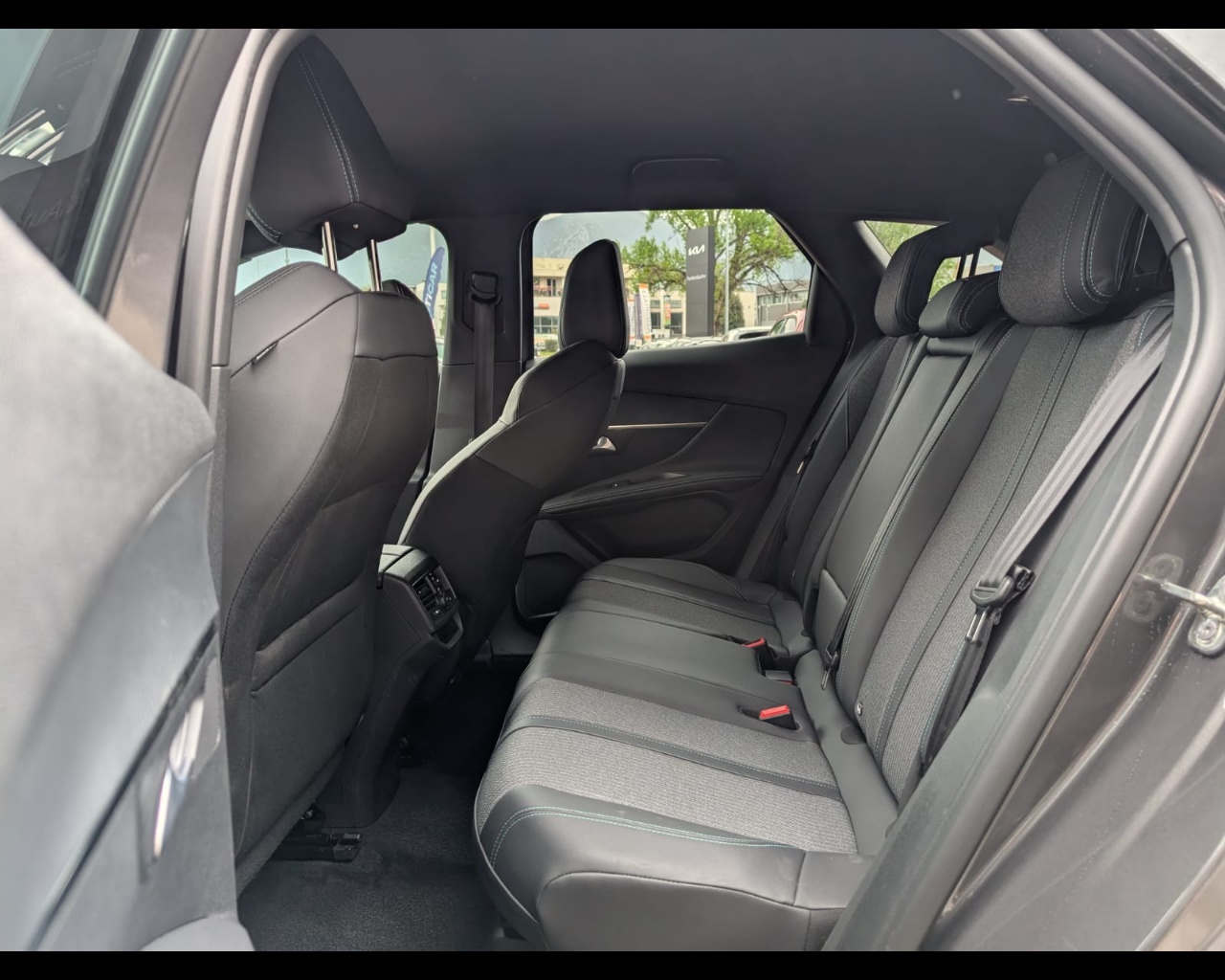 Foto PEUGEOT 3008 1.5 bluehdi Allure Pack s&s 130cv eat8