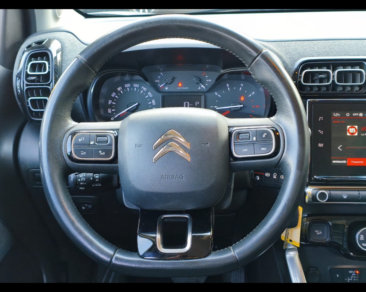 Foto CITROEN C3 Aircross 1.5 bluehdi Shine s&s 120cv eat6