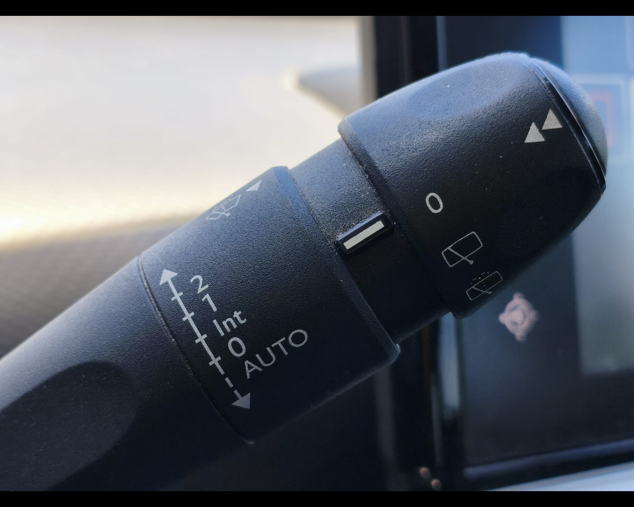 Foto CITROEN C4 Cactus 1.6 bluehdi Shine 100cv