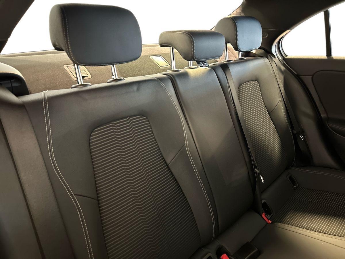 Mercedes Classe A Berlina Classe A Sedan 200 D Sport 4Matic 8G-DCT - 16
