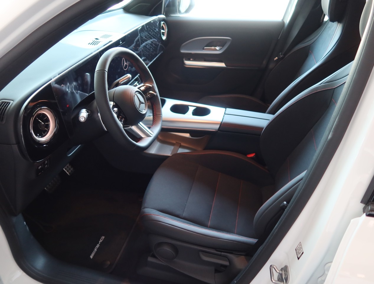 Mercedes GLB Elettrica GLB 250+ con tecnologia EQ Advanced Plus - 14