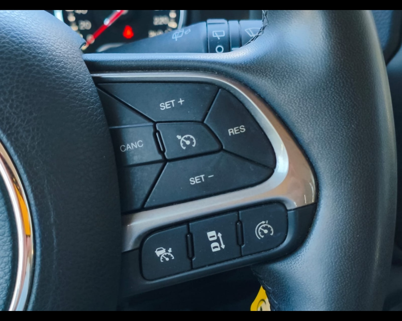Foto JEEP Renegade 1.6 mjt Limited 2wd 130cv N1