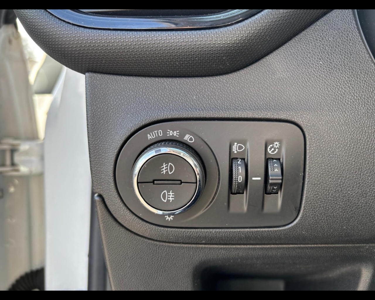 Foto OPEL Crossland 1.2 Edition s&s 83cv