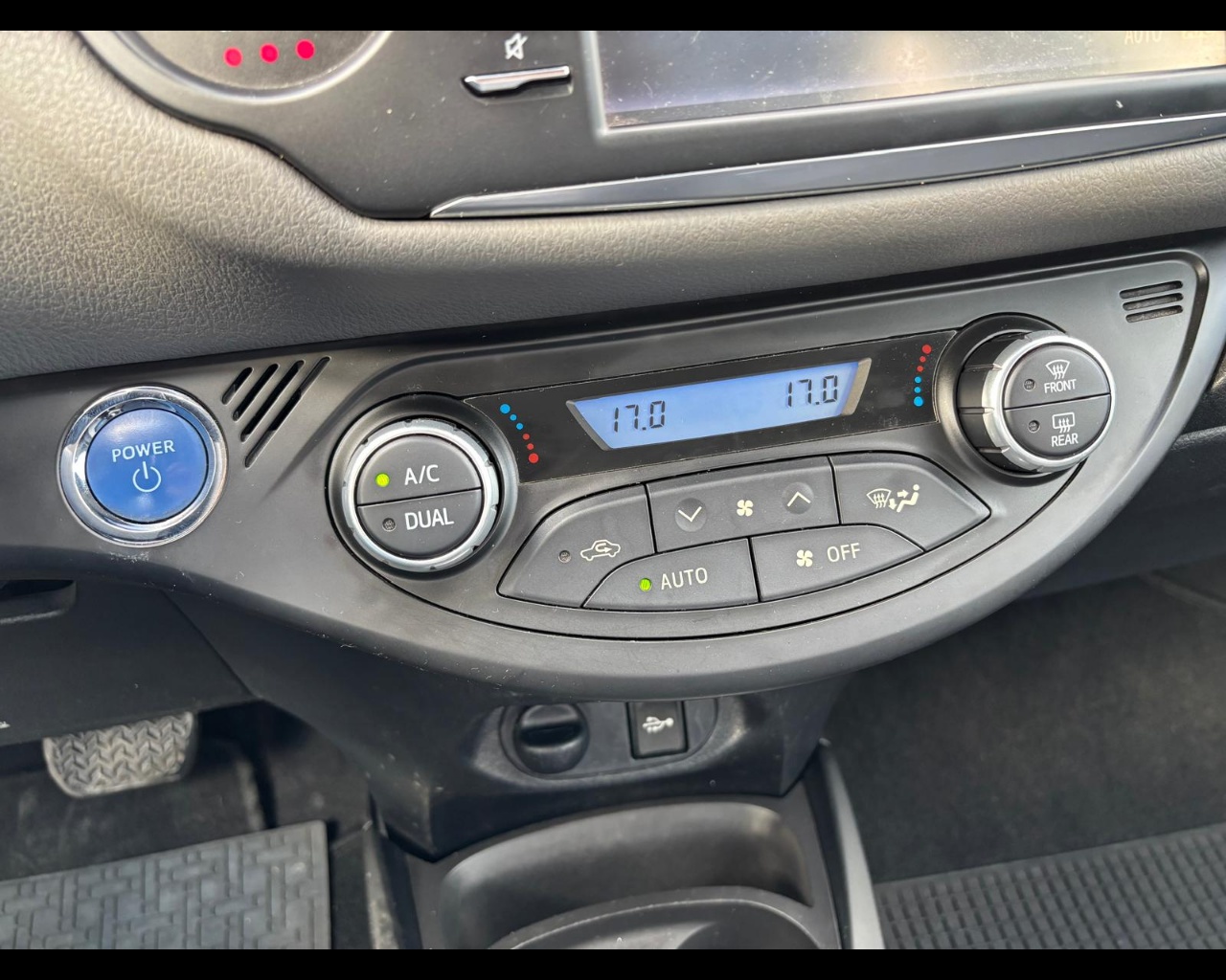 Foto TOYOTA Yaris 5p 1.5h Active 
