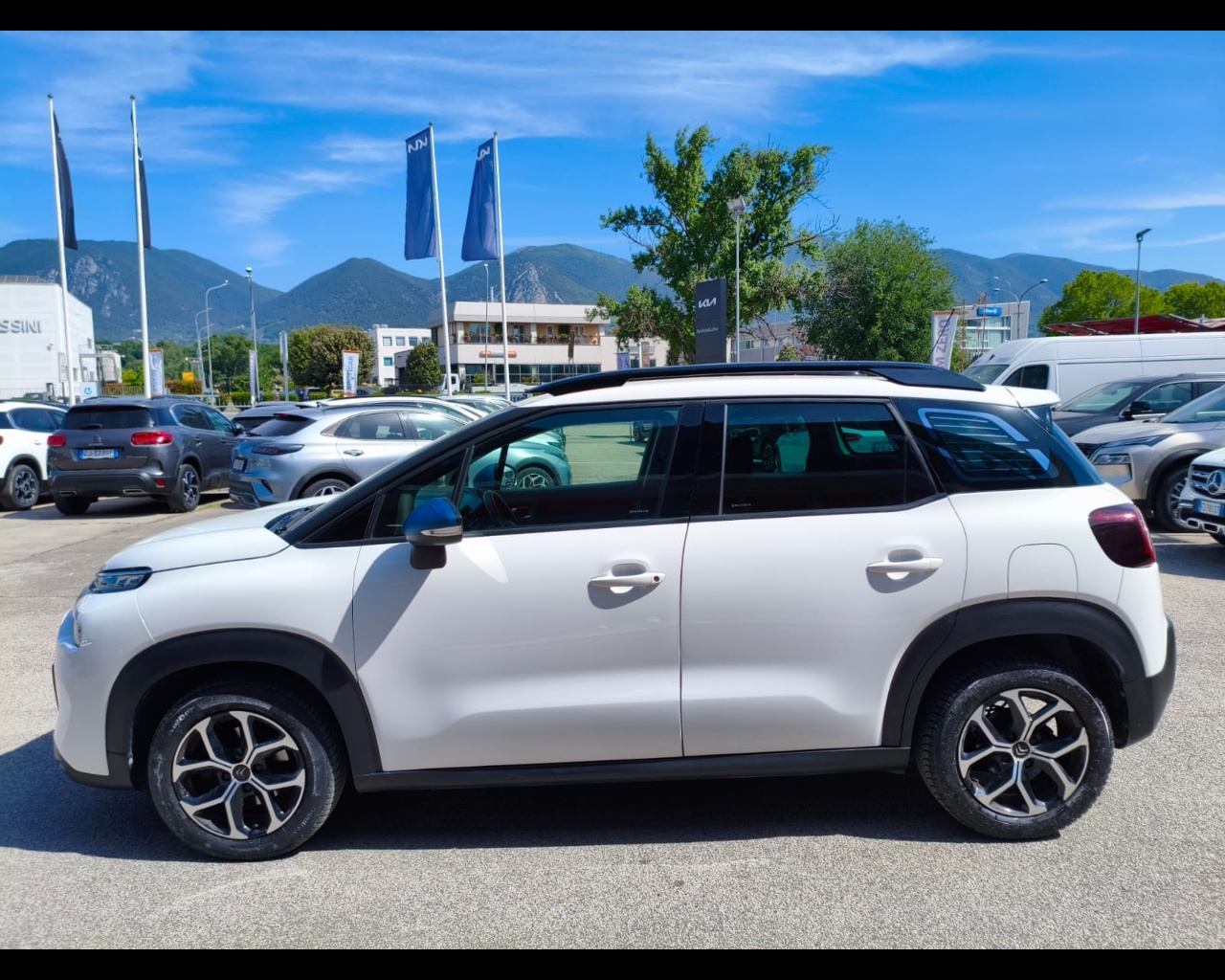 Foto CITROEN C3 Aircross 1.2 puretech Shine s&s 110cv
