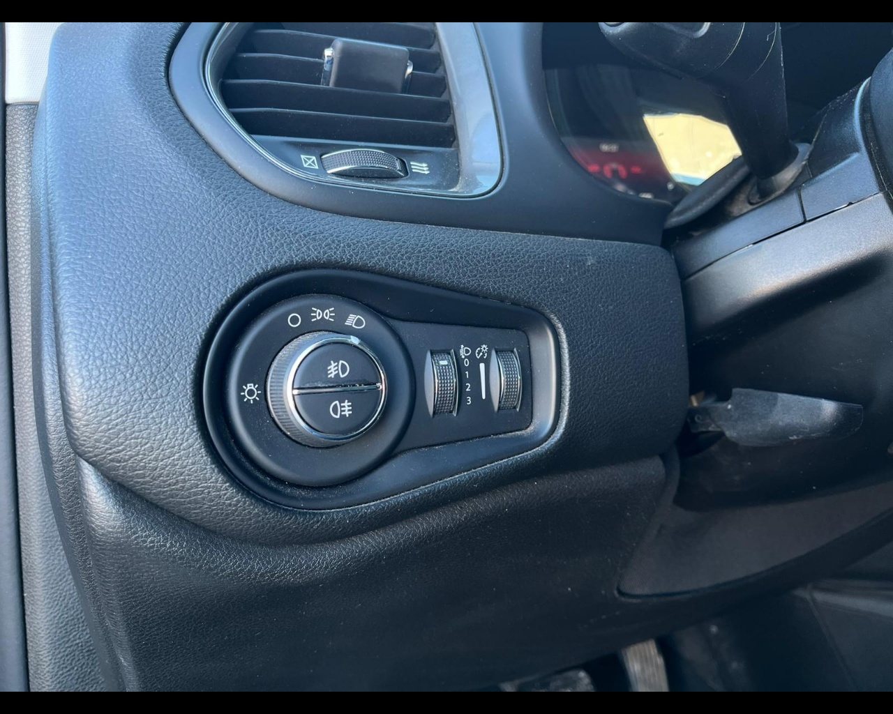 Foto JEEP Renegade 2.0 mjt Limited 4wd 140cv auto 9m