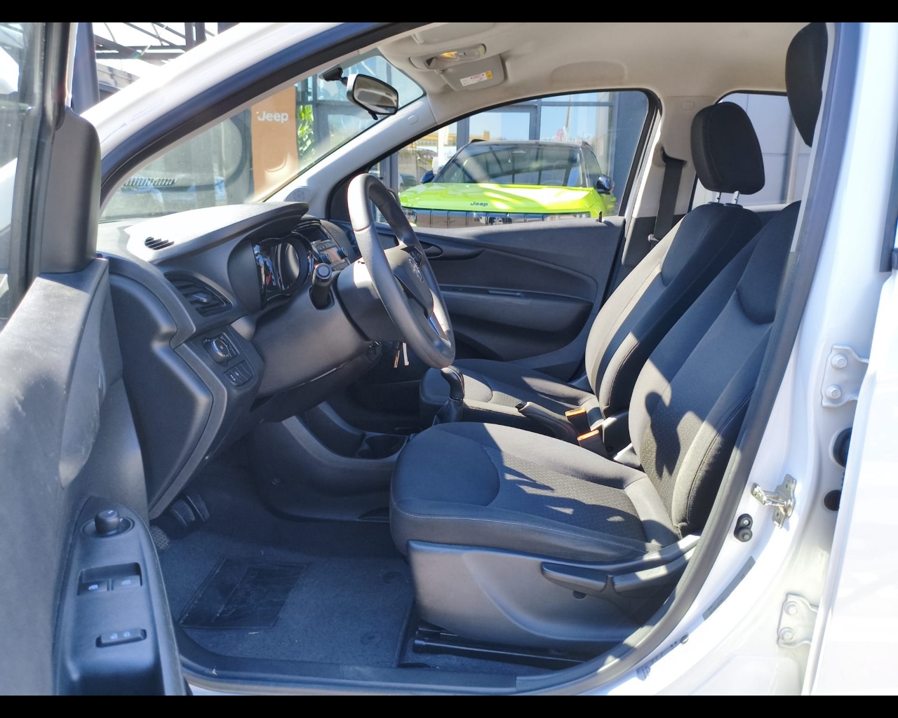 Foto OPEL Karl 1.0 N-Joy 75cv