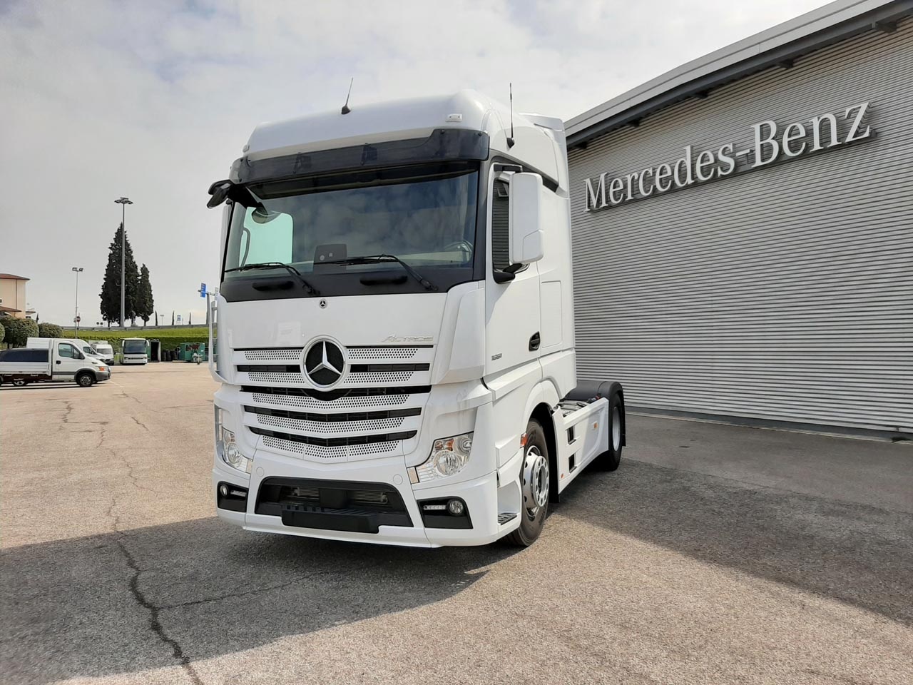 Mercedes Actros New Actros 1851 LS Linea