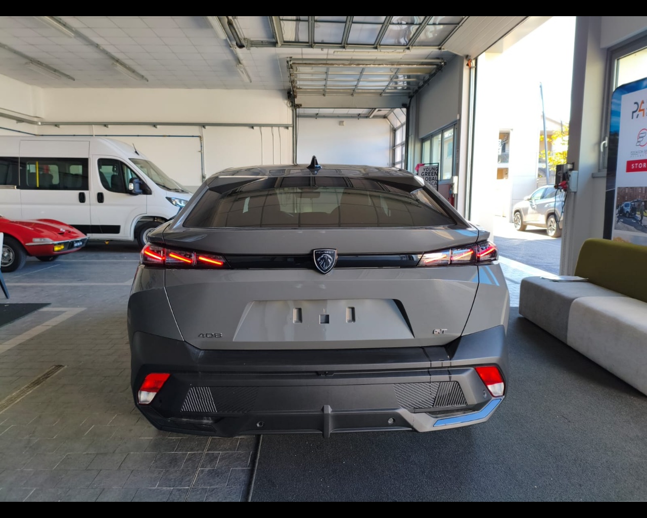 Foto PEUGEOT 408 1.2 hybrid GT 136cv e-dsc6