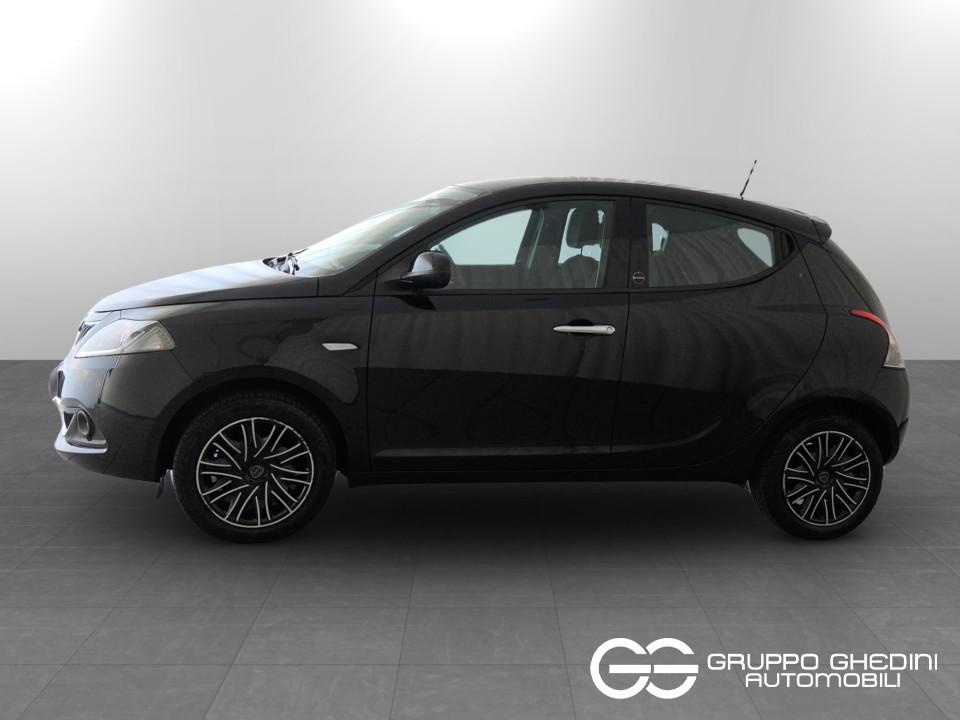 LANCIA Ypsilon 1.0 firefly hybrid Gold s&s 70cv Ibrida usato - 1