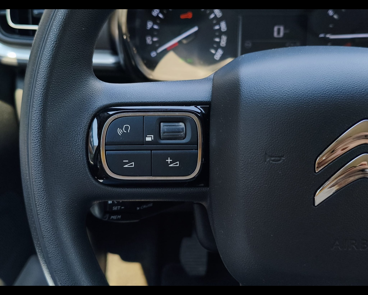 Foto CITROEN C3 1.2 puretech C-Series s&s 83cv neopatentati