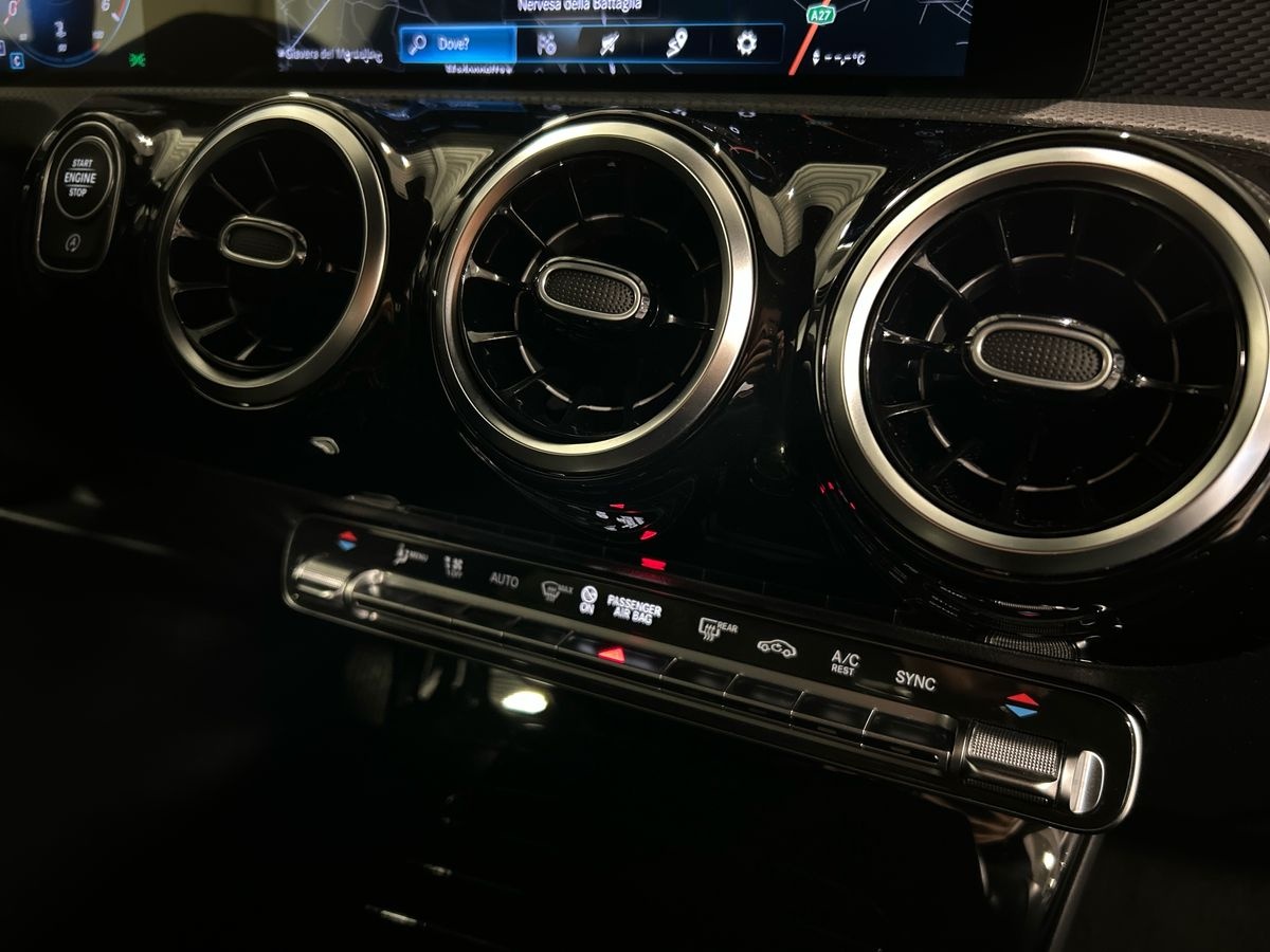 Mercedes Classe A Classe A 180 D Sport 8G-DCT - 14