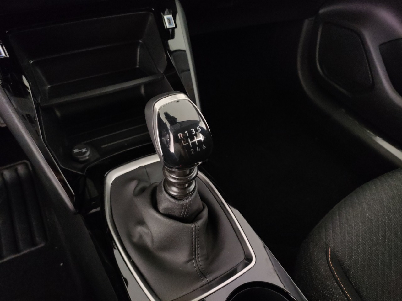 Peugeot 208 Nuovo benzina 208 Porto Mantovano