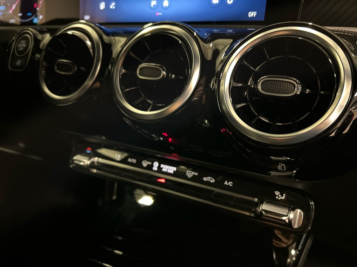 Mercedes  CLA Shooting Brake 180 Progressive Advanced 7G-DCT - 14