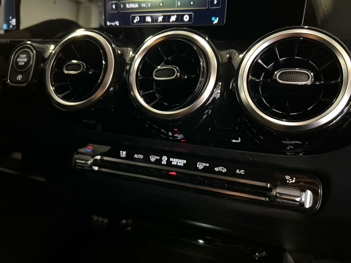 Mercedes GLA GLA 200 D Premium 8G-DCT - 14