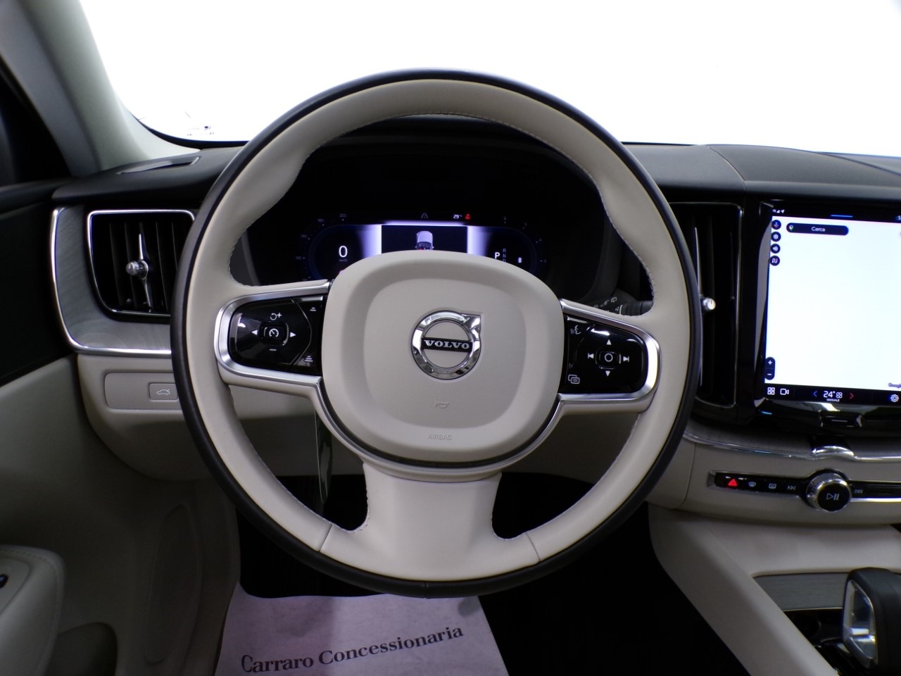 Volvo XC60 XC60 2.0 B4 Plus Dark AWD automatico - 16