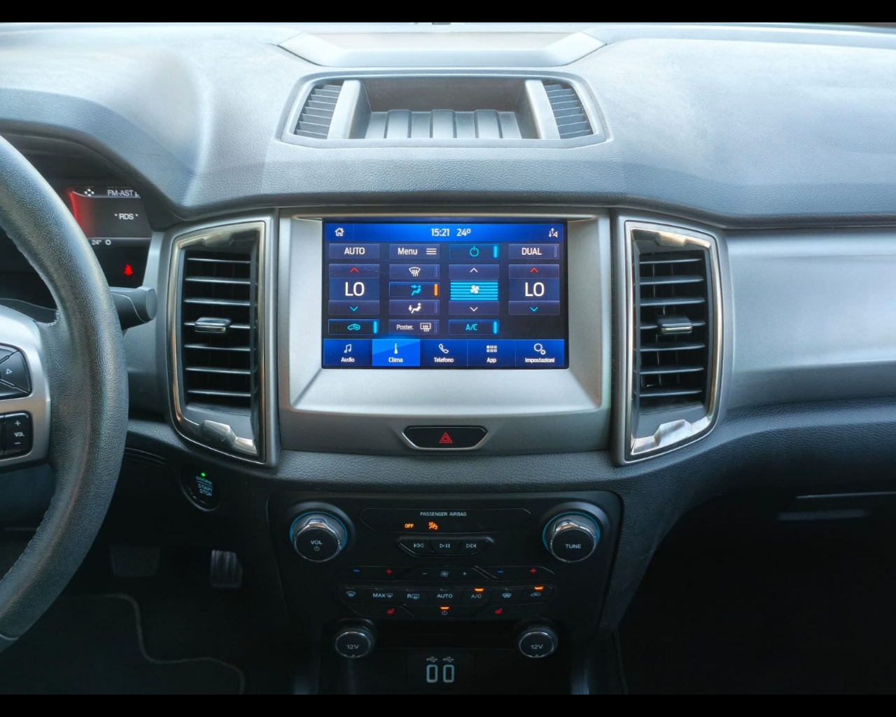 Foto FORD Ranger 2.0 ecoblue double cab Limited 170cv