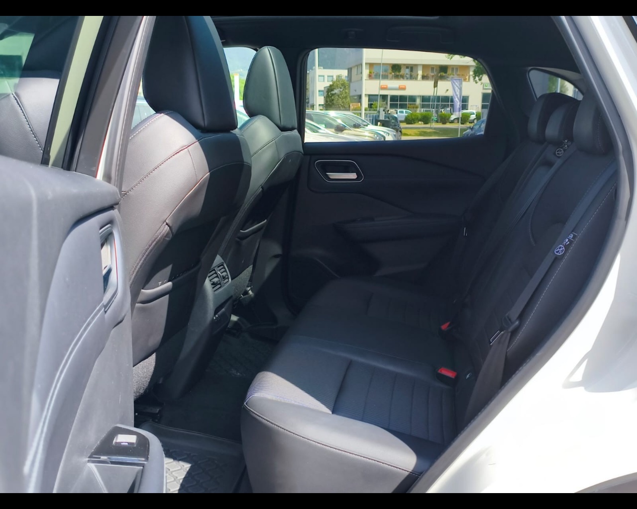 Foto NISSAN Qashqai 1.3 mhev Tekna 4wd 158cv xtronic