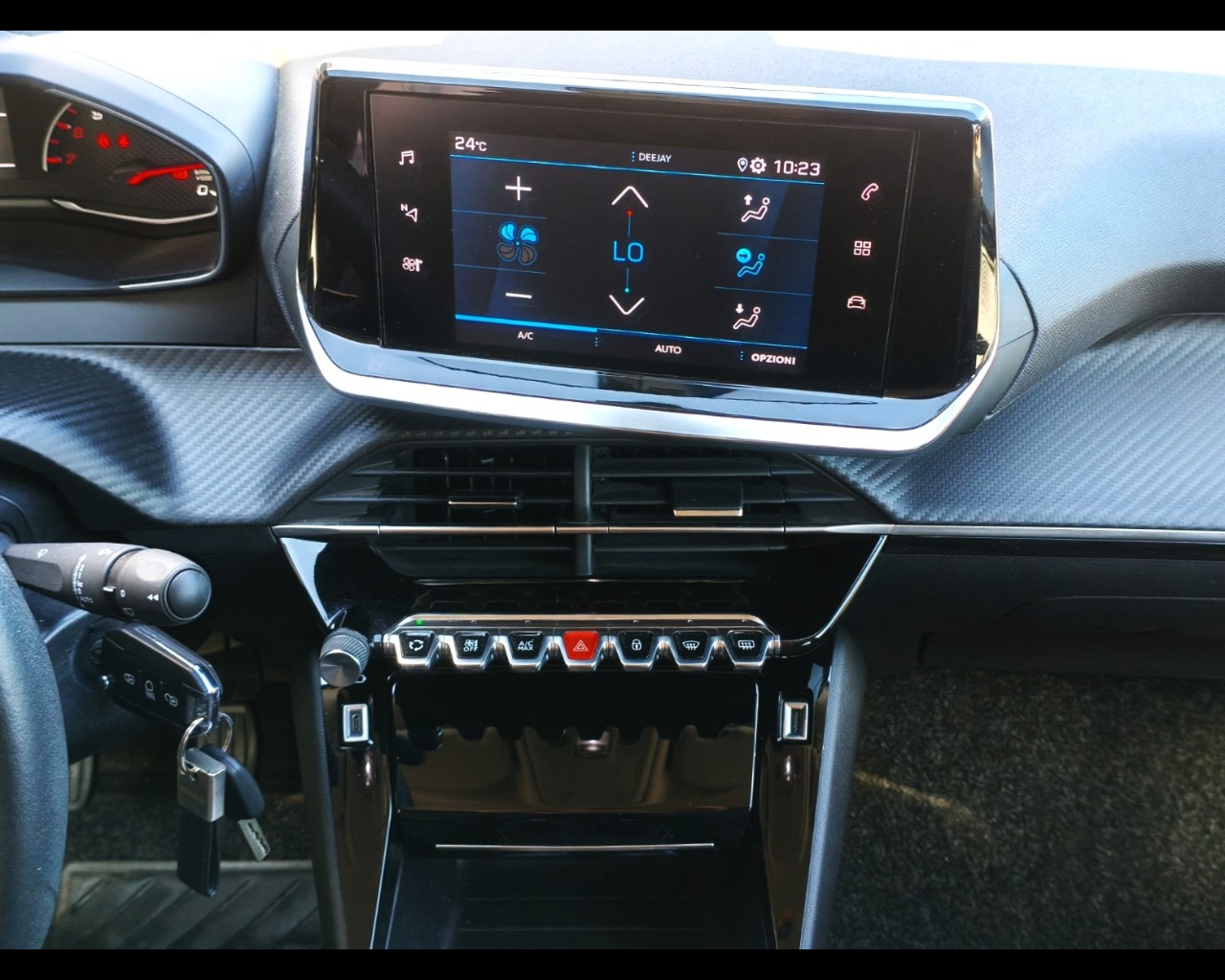 Foto PEUGEOT 2008 1.5 bluehdi Allure s&s 110cv