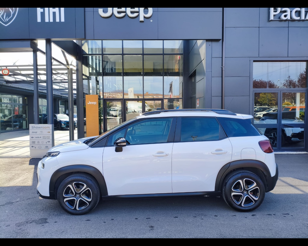 Foto CITROEN C3 Aircross 1.5 bluehdi Shine s&s 120cv eat6