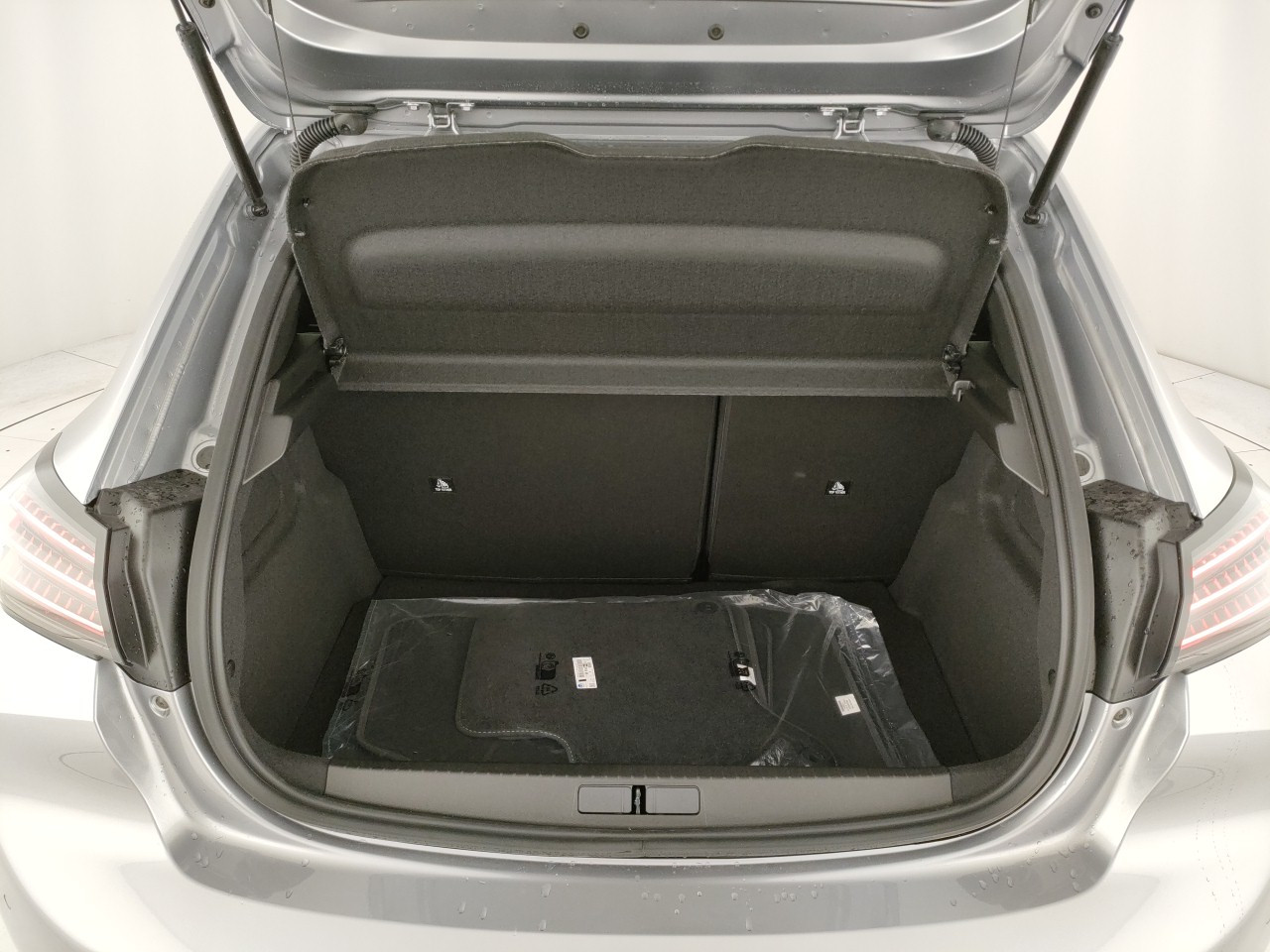 Peugeot 208 Nuovo Ibrido benzina 208 Porto Mantovano