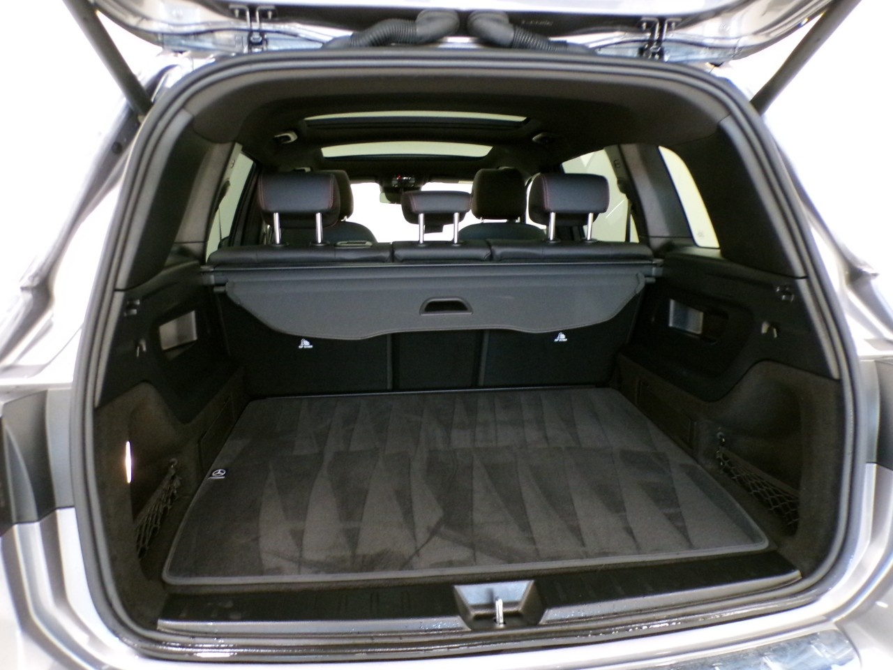 Mercedes  GLB 200 D AMG Line Advanced Plus Seaside Edition 8G-DCT - 9