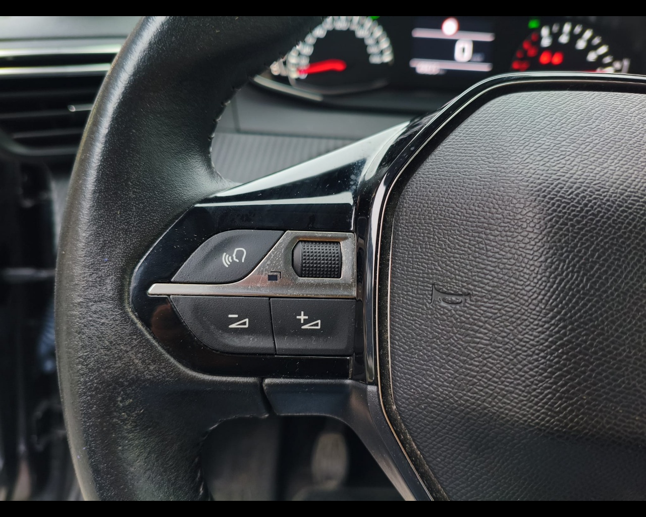 Foto PEUGEOT 208 1.2 puretech Active Pack s&s 75cv