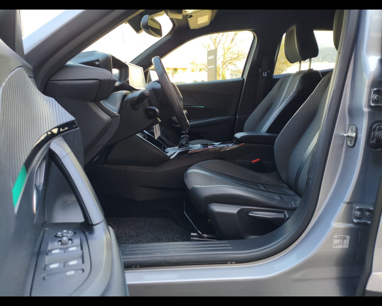 Foto PEUGEOT 2008 1.2 puretech Allure Pack s&s 100cv