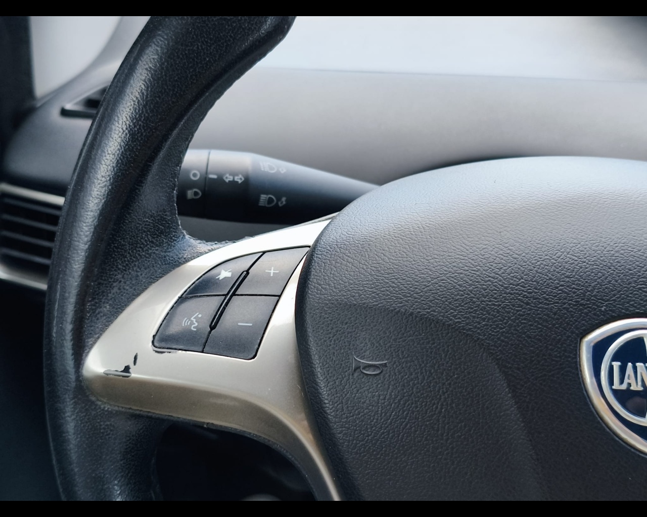 Foto LANCIA Ypsilon 1.2 Gold ecochic Gpl 69cv