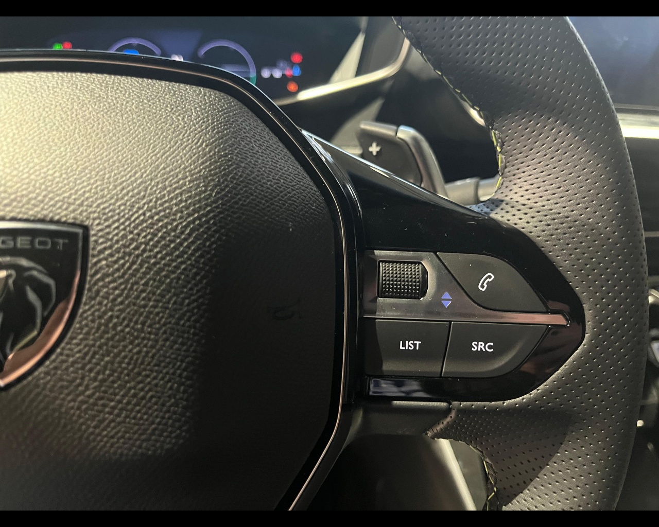 Foto PEUGEOT 208 1.2 hybrid GT 136cv e-dcs 6