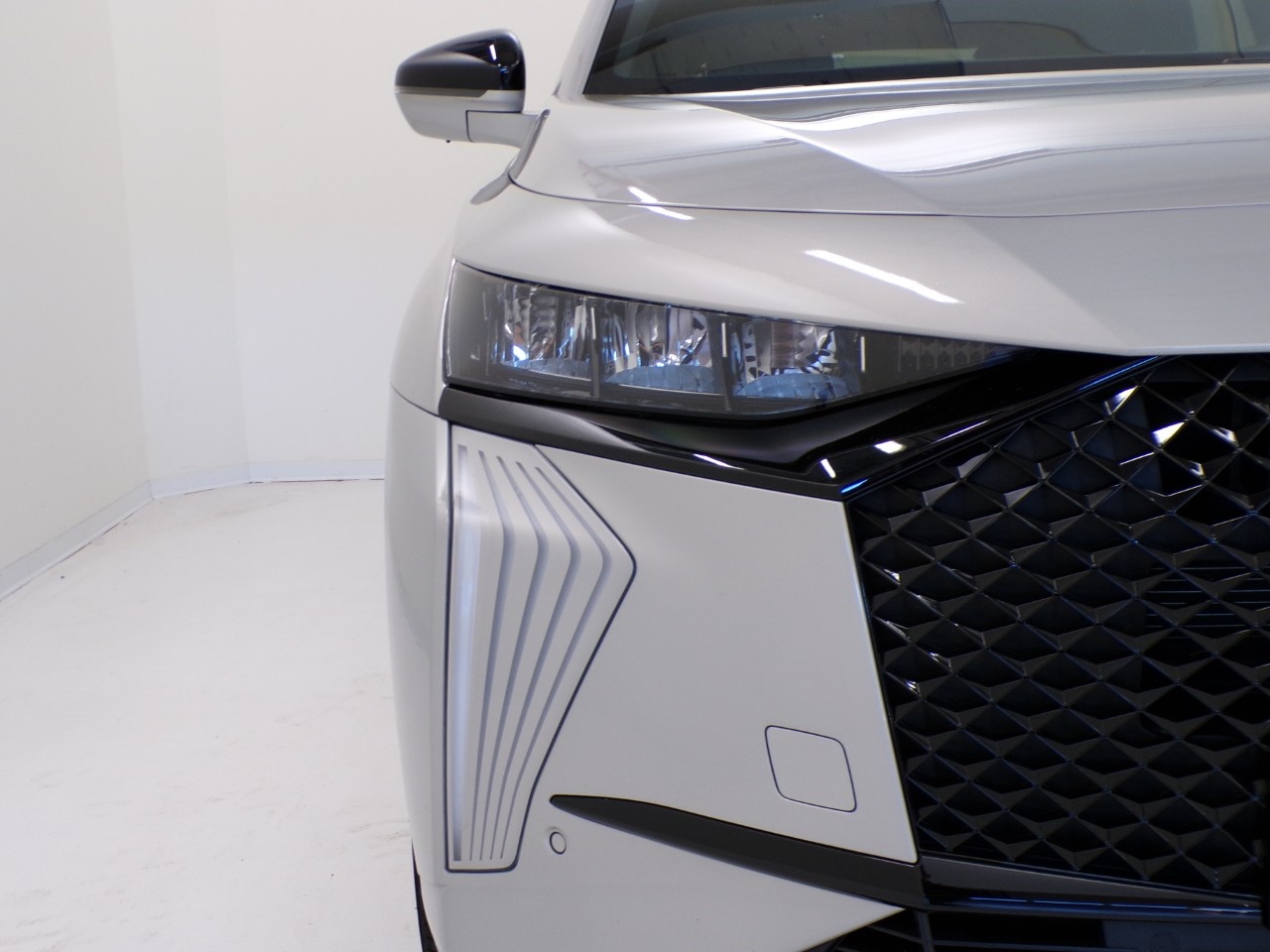 Ds DS7 DS7 1.6 E-TENSE 225cv Performance Line Auto - 5