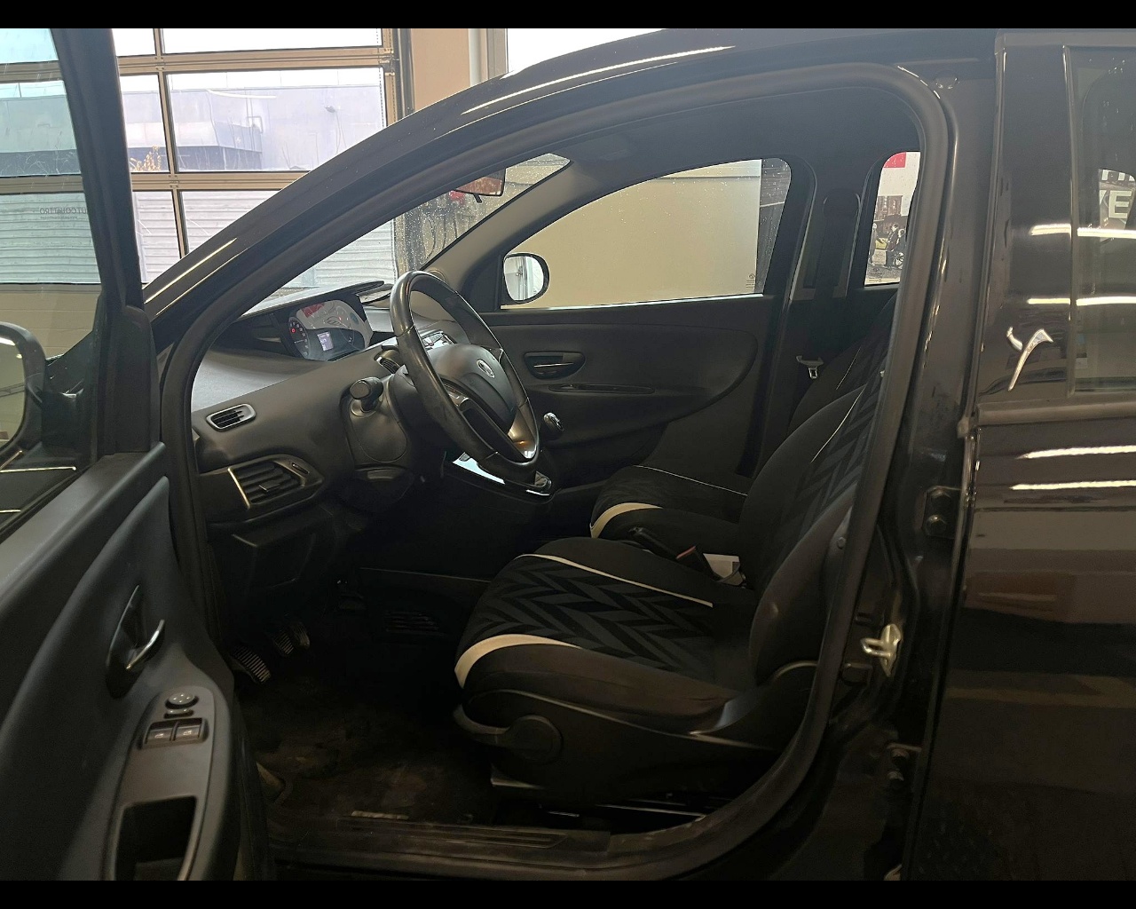 Foto LANCIA Ypsilon 1.3 mjt Gold s&s 95cv 